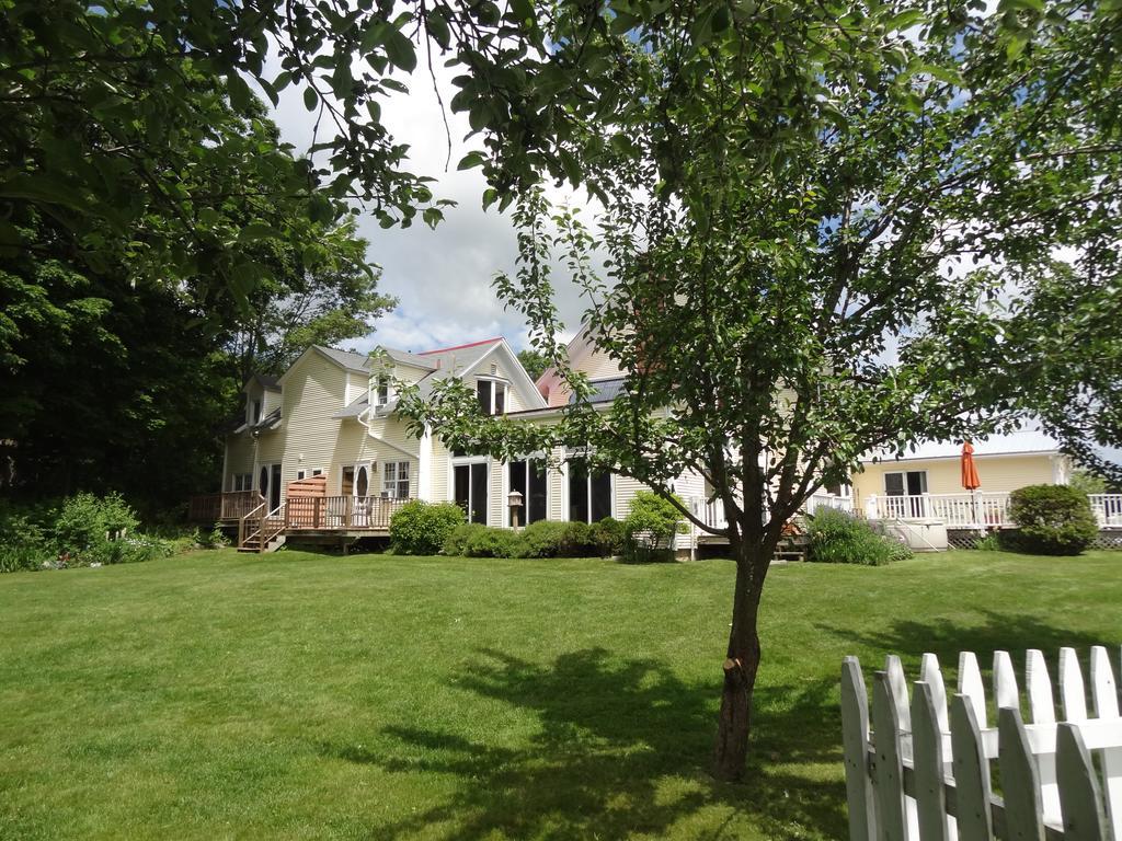 Inn At Buck Hollow Farm Fairfax Exterior photo
